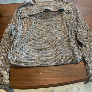 Athleta long sleeve shirt with back cutout